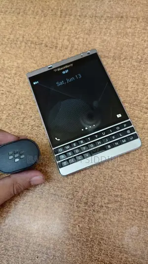 নতুন ব্ল্যাকবেরি পাসপোর্ট ৩২ জিবি সিলভার