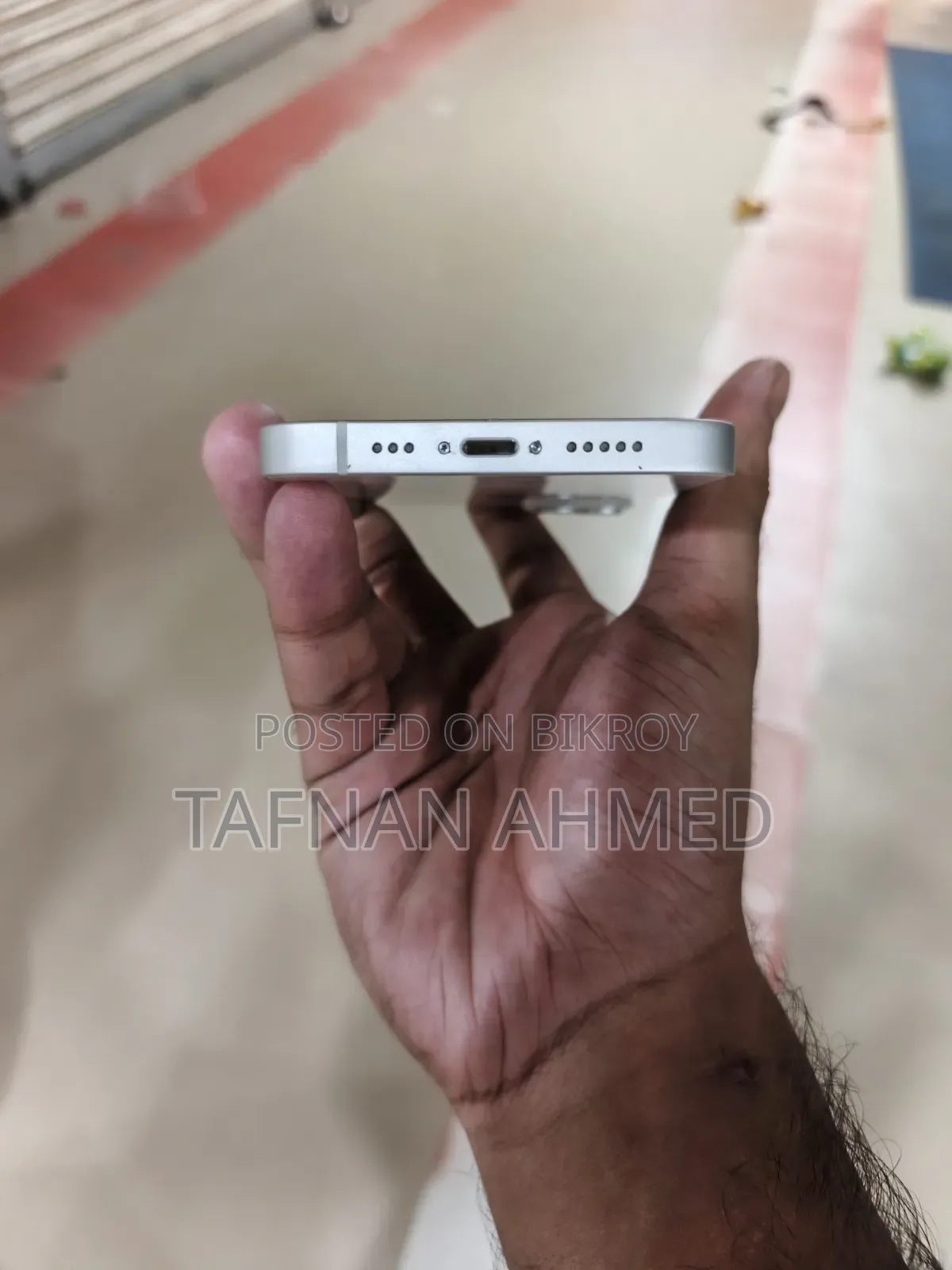 অ্যাপল আইফোন ১৩ ১২৮ জিবি হোয়াইট