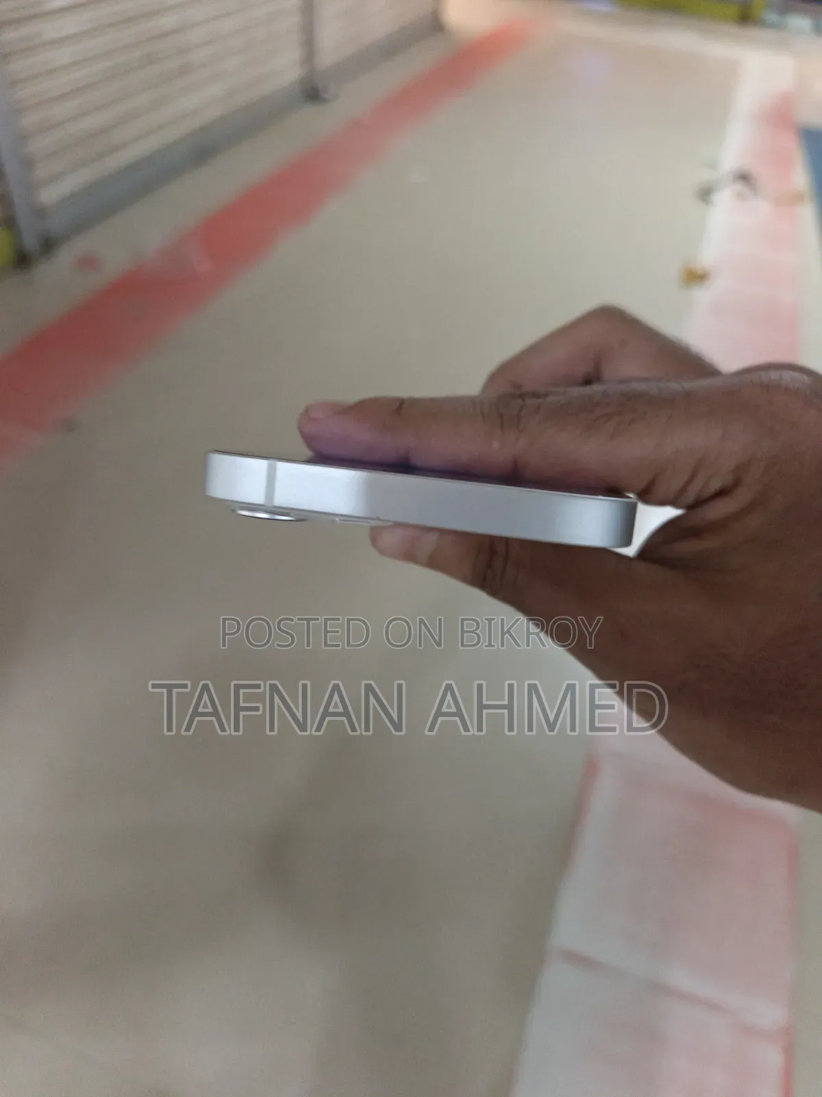 অ্যাপল আইফোন ১৩ ১২৮ জিবি হোয়াইট