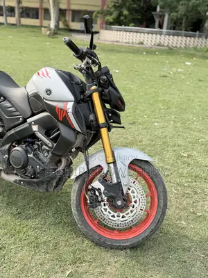 Yamaha Crux 2023 White