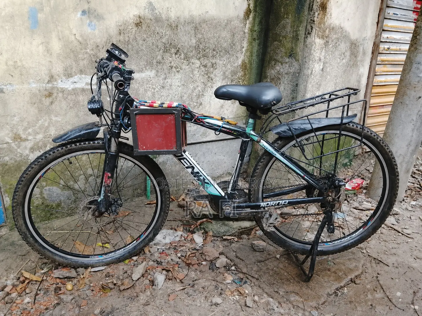 Runs 70+ km on full charge, you can test the 70+ mileage if you take it