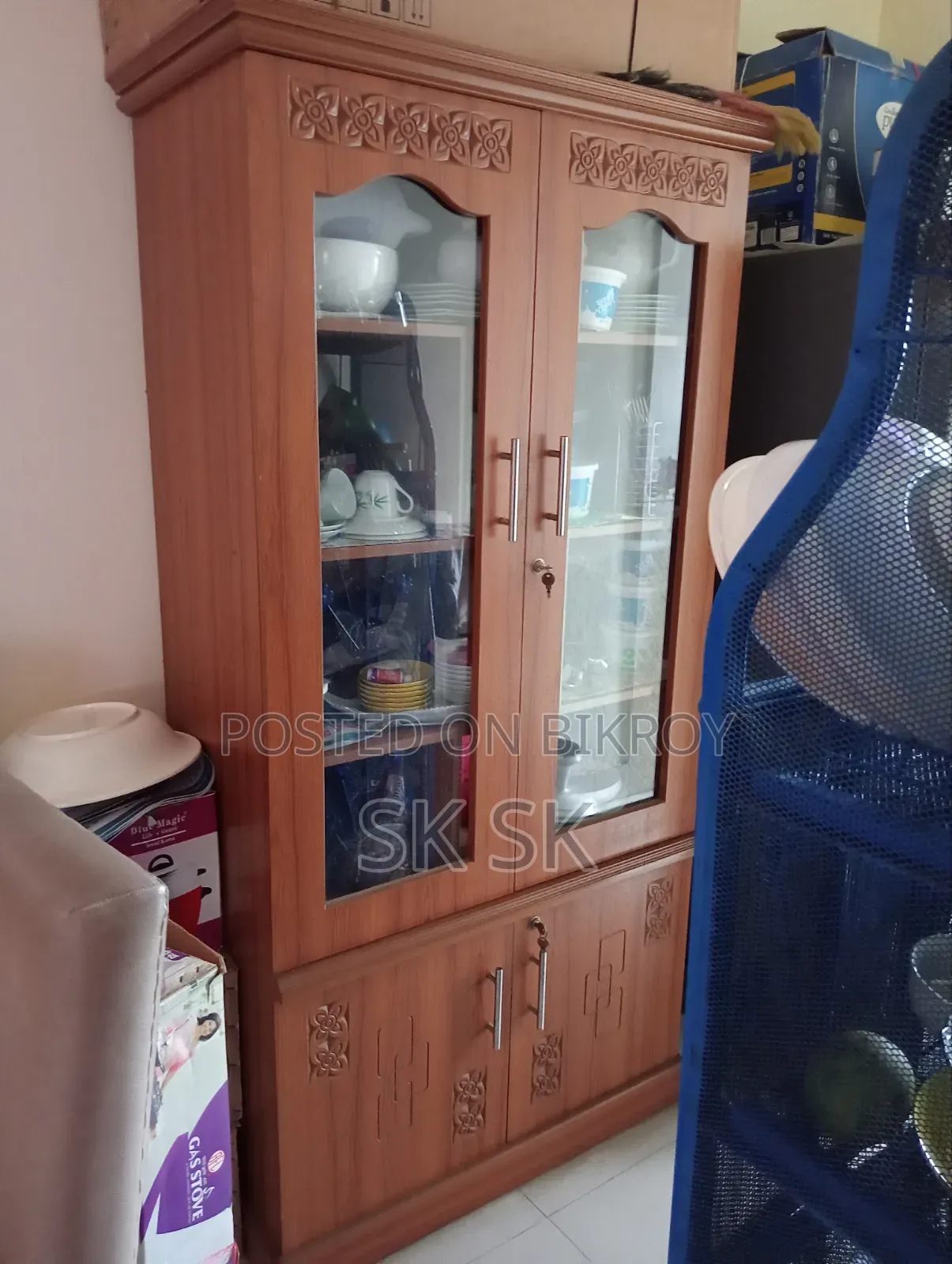 Malaysian Wood Showcase, Stylish Glass