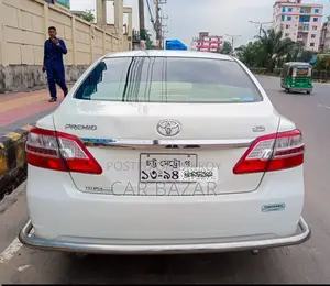 টয়োটা প্রিমিও ২০১৫ সাদা