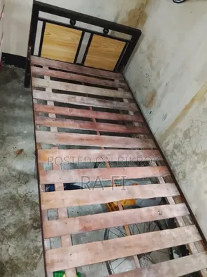 Steel Portable Bed, like new, no issues, easily foldable