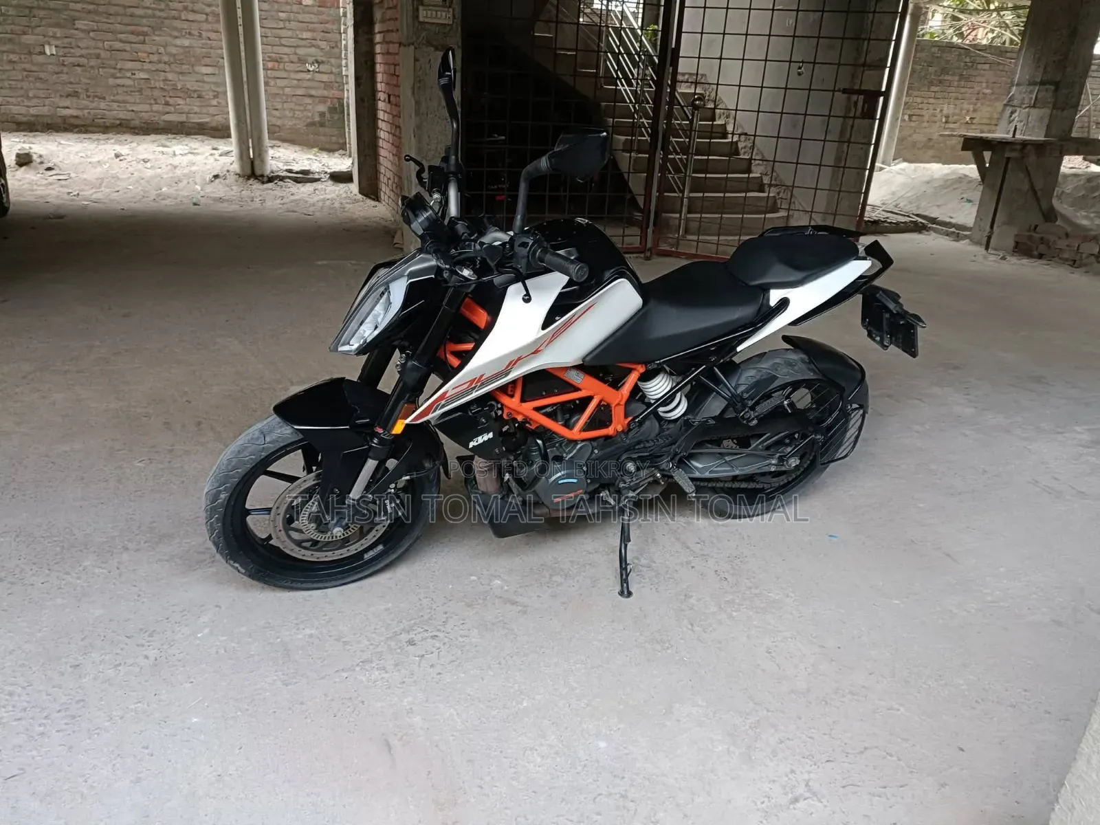 New KTM Duke 125 2023 Purple