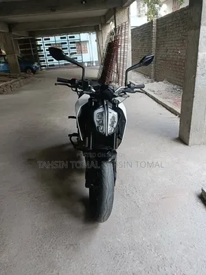 New KTM Duke 125 2023 Purple