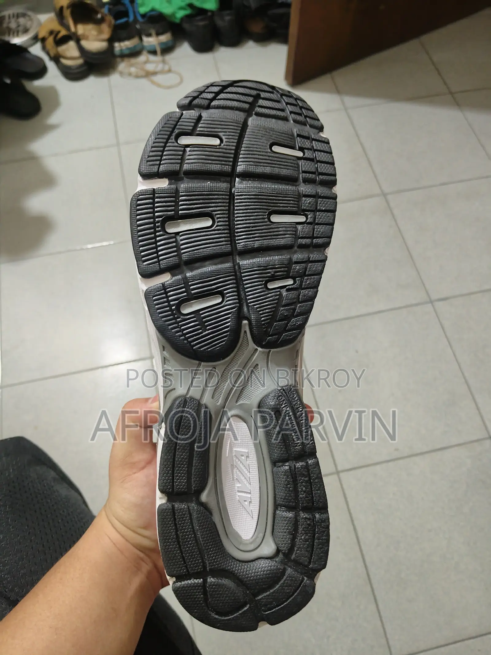 Avia Sports Shoe, Original Leather, Size 12, Very Comfortable Shoe