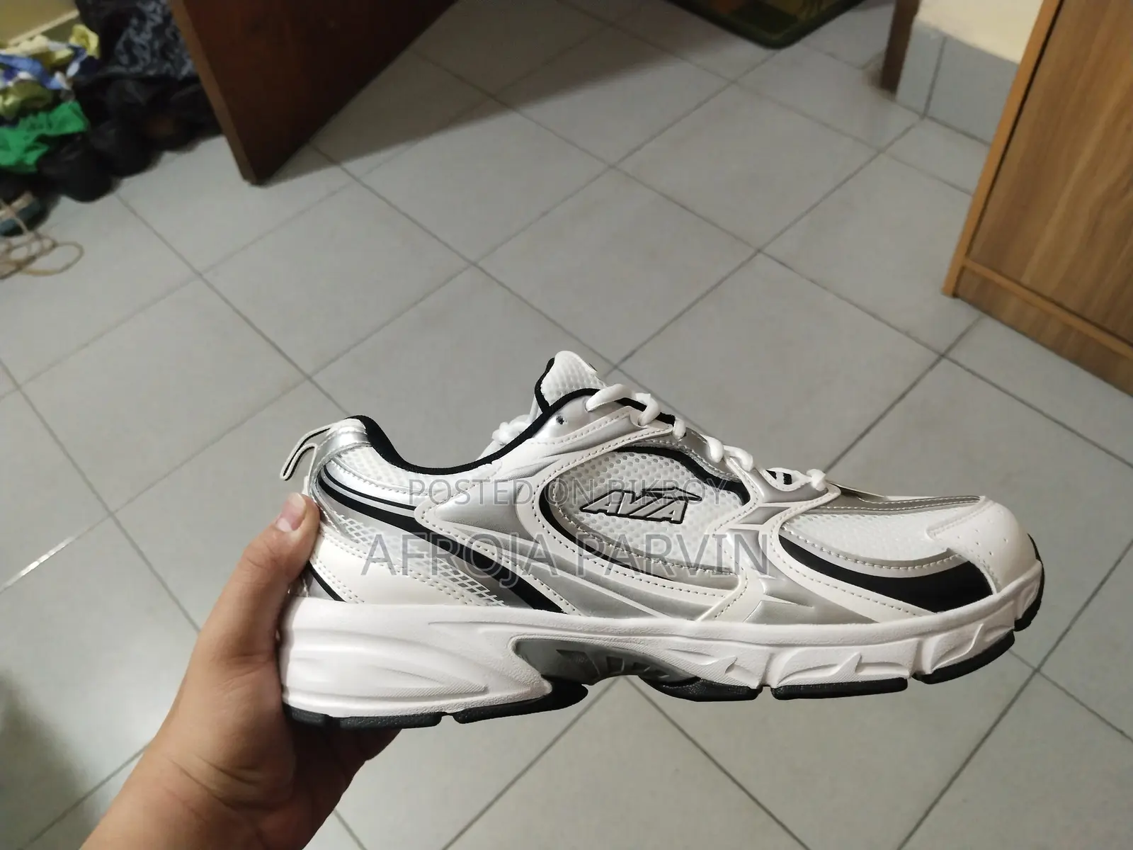 Avia Sports Shoe, Original Leather, Size 12, Very Comfortable Shoe