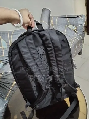 কালো বড় ব্যাগ