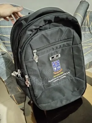 কালো বড় ব্যাগ