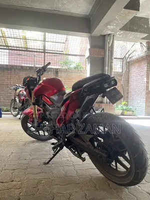 Runner Bolt 165R 2020 Red