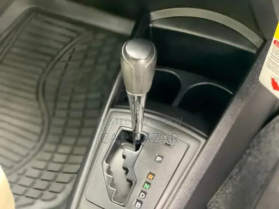 Toyota Axio 2018 Silver