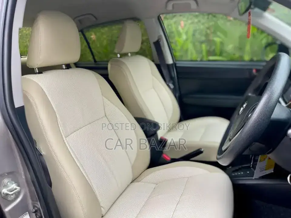 Toyota Axio 2018 Silver