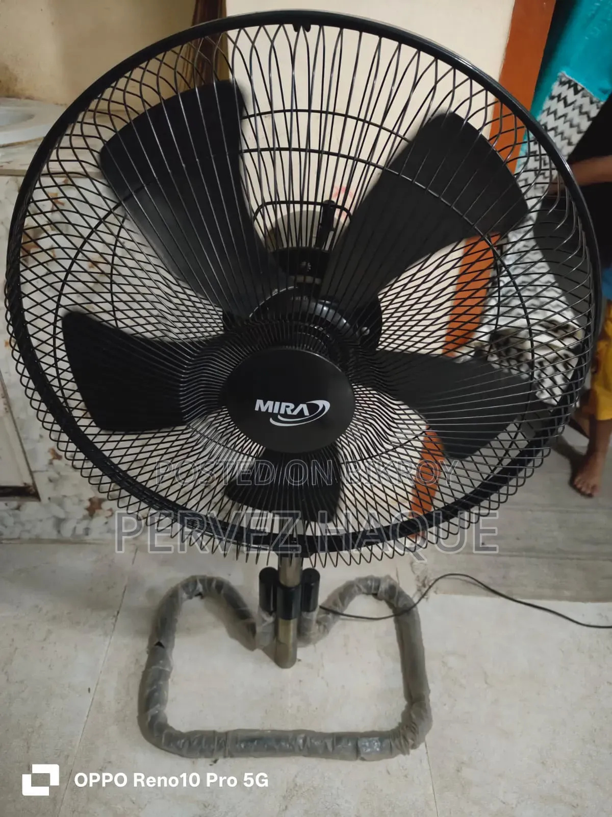 মিরা স্ট্যান্ড ফ্যান