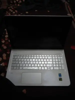 Laptop HP 15 8GB Intel Core i7 HDD+SSD 512GB