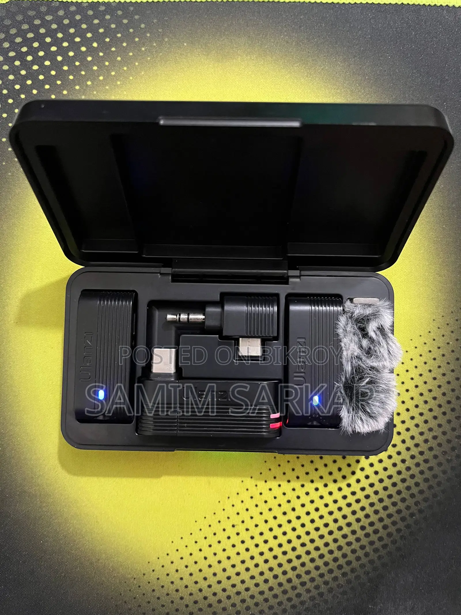 Ulanzi A100 Wireless Lavalier Microphone