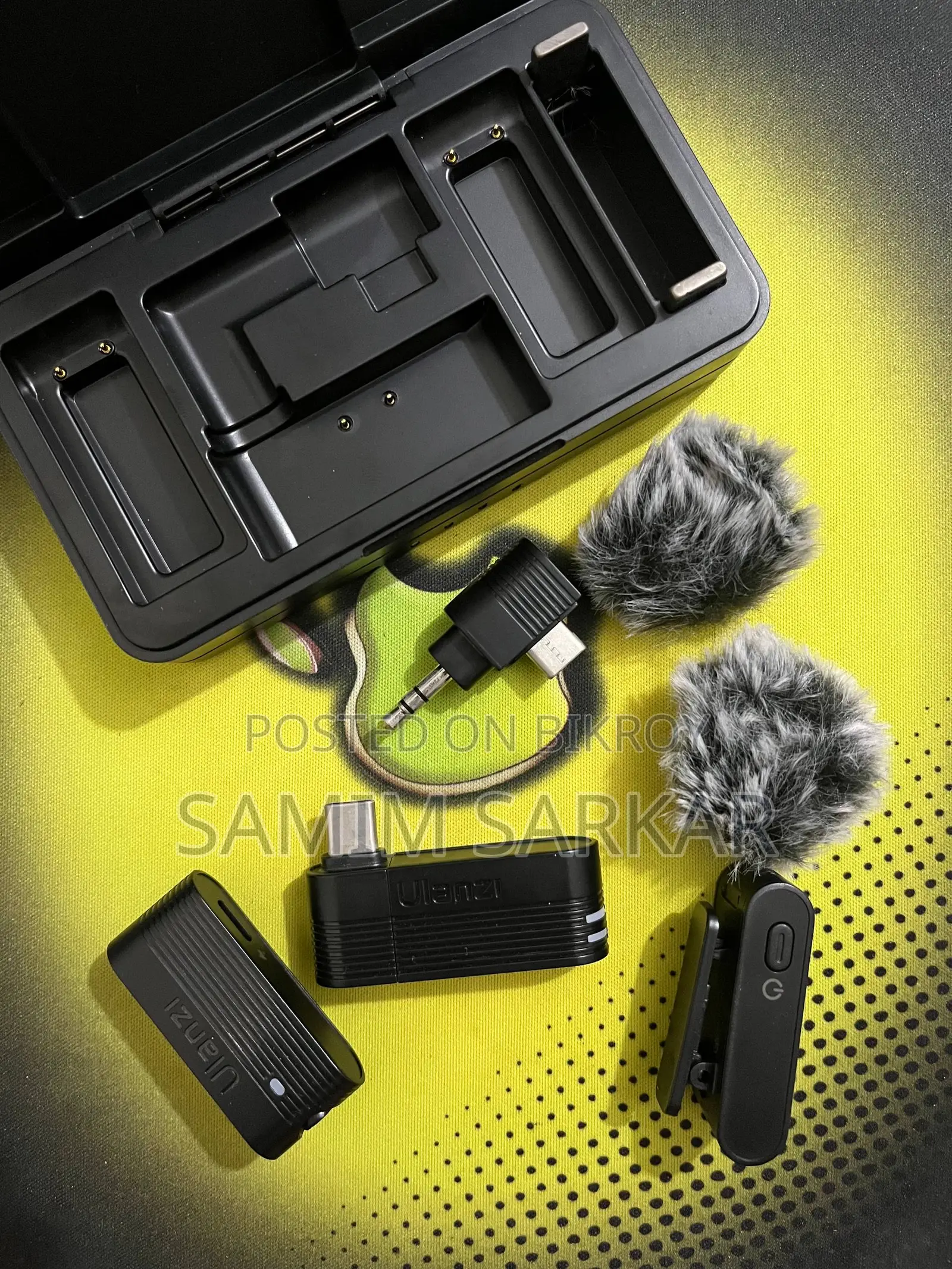Ulanzi A100 Wireless Lavalier Microphone