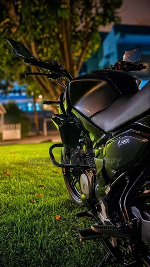 Hero 2025 Black