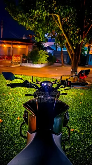Hero 2025 Black