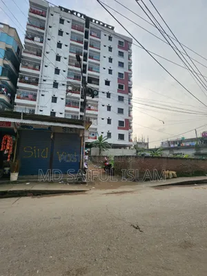 Sale of ready flat share at low price - Ekta Garden
