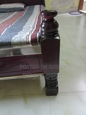 ৫'/৭' ফুট এর খাট বিক্রয় হবে।