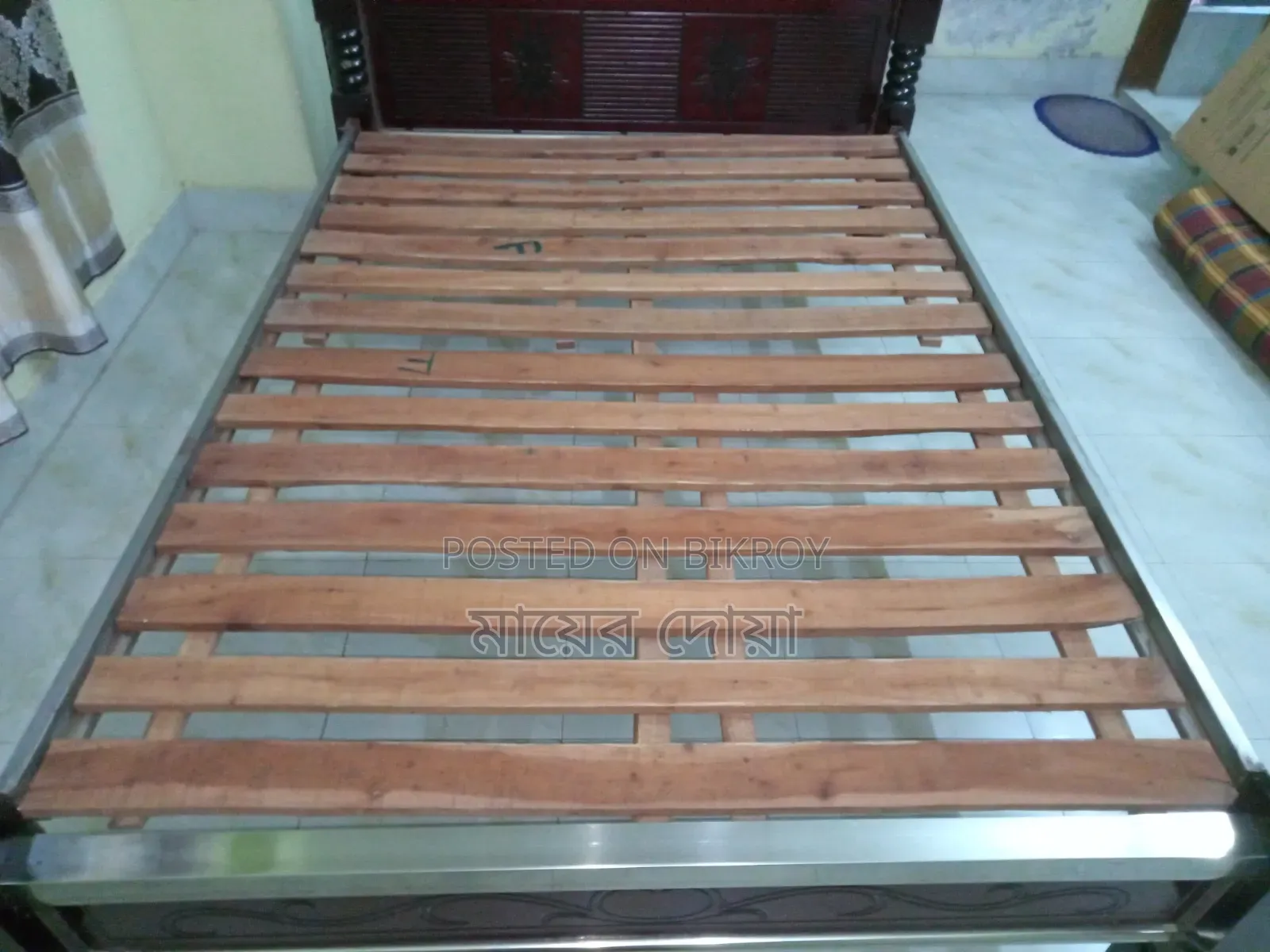 ৫'/৭' ফুট এর খাট বিক্রয় হবে।