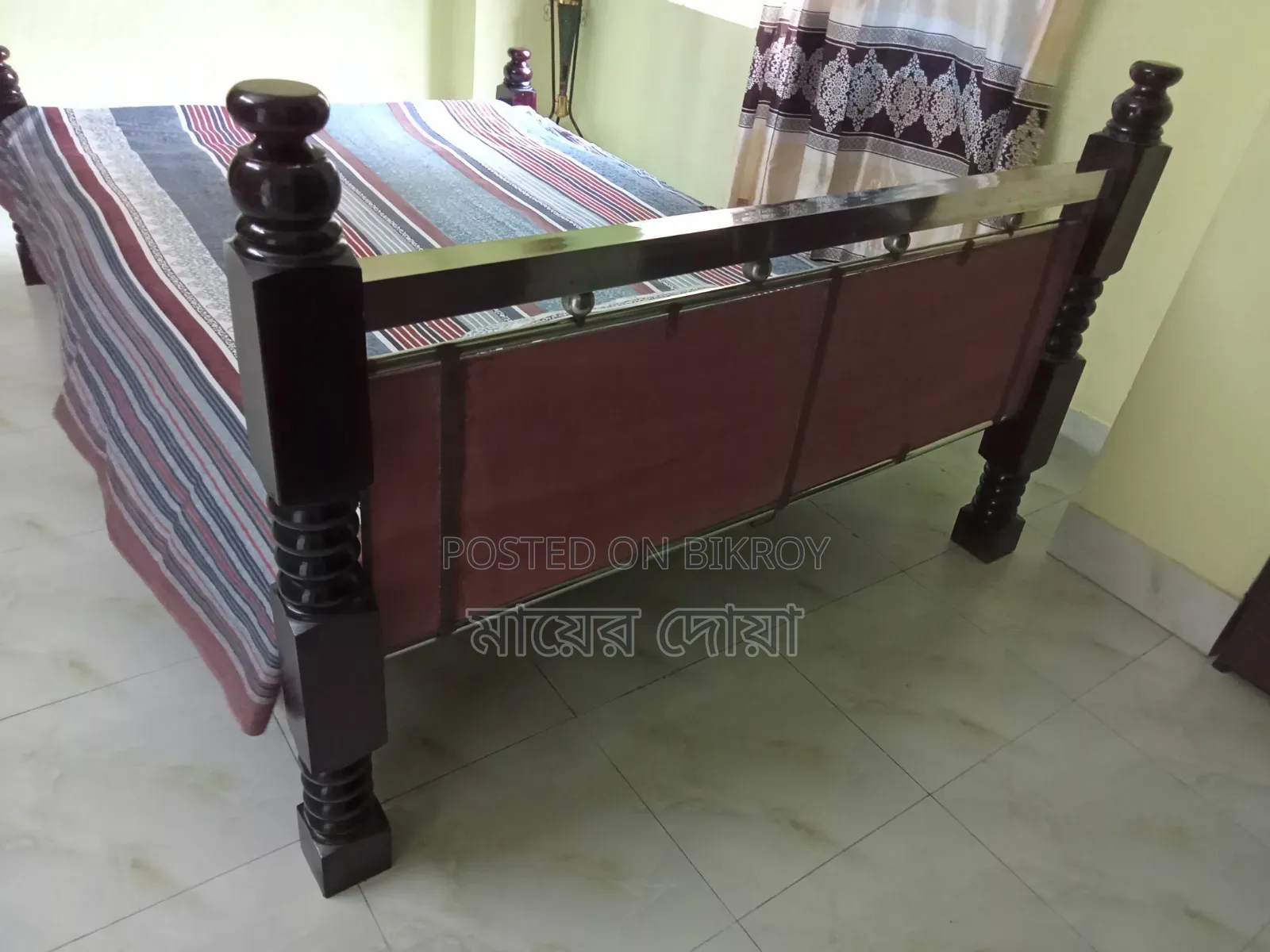 ৫'/৭' ফুট এর খাট বিক্রয় হবে।