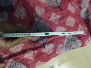 Apple iPad Wi-Fi 128 GB Silver