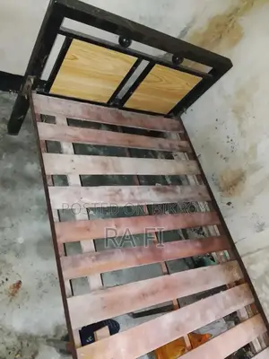 Steel Portable Bed, like new, no issues, easily foldable