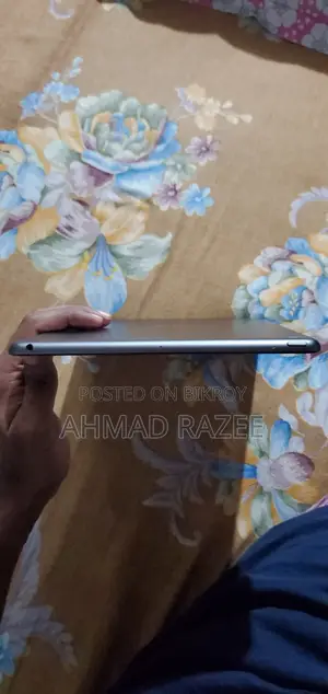 Apple iPad 9.7 64 GB Black