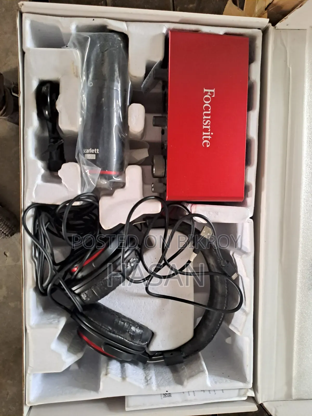Focusrite 2i2 Scarlett Studio Combo 3rd Gen