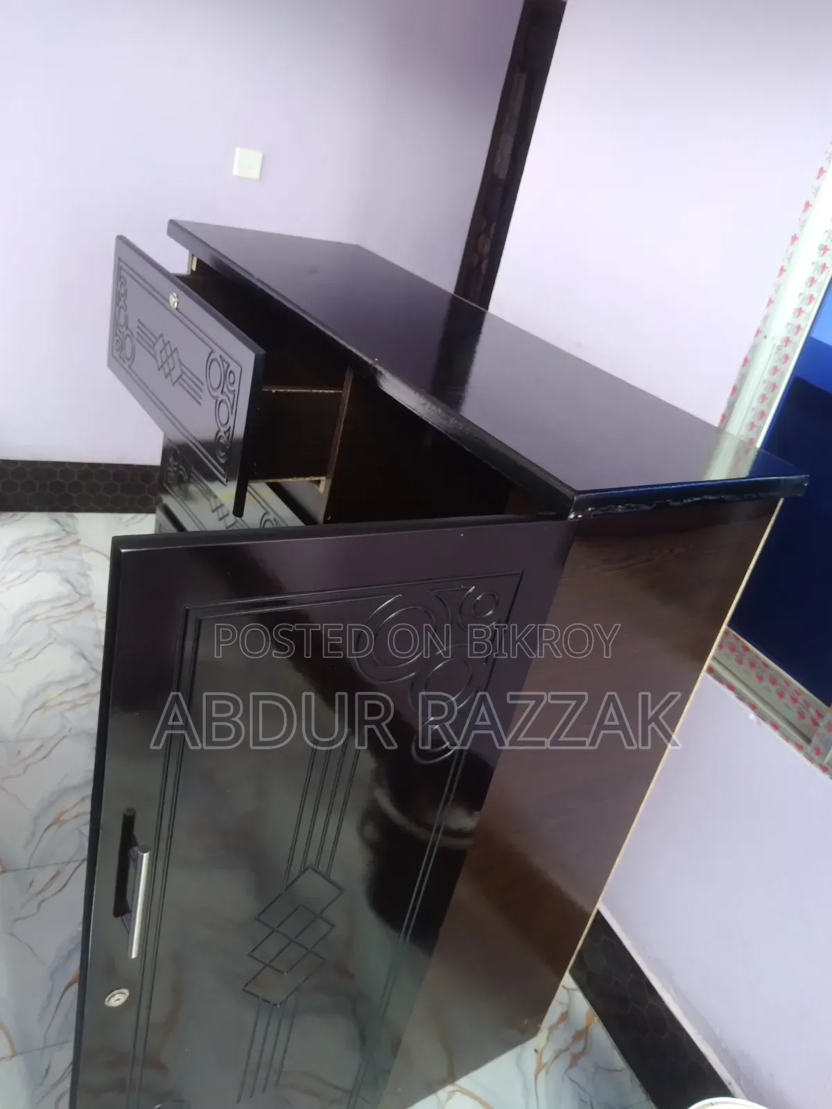 Wardrobe Sell (Only Whatsapp)
