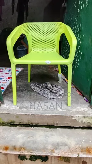 চেয়ার খুবই মজবুত এবং আরামদায়ক