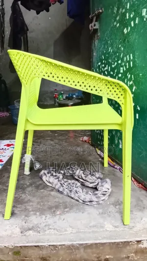 চেয়ার খুবই মজবুত এবং আরামদায়ক