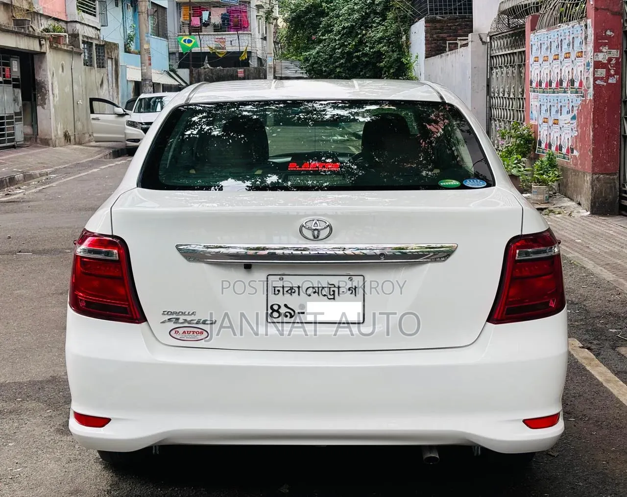 টয়োটা এক্সিও ২০১৭ সাদা