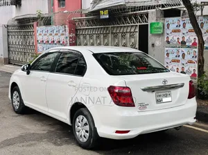 টয়োটা এক্সিও ২০১৭ সাদা