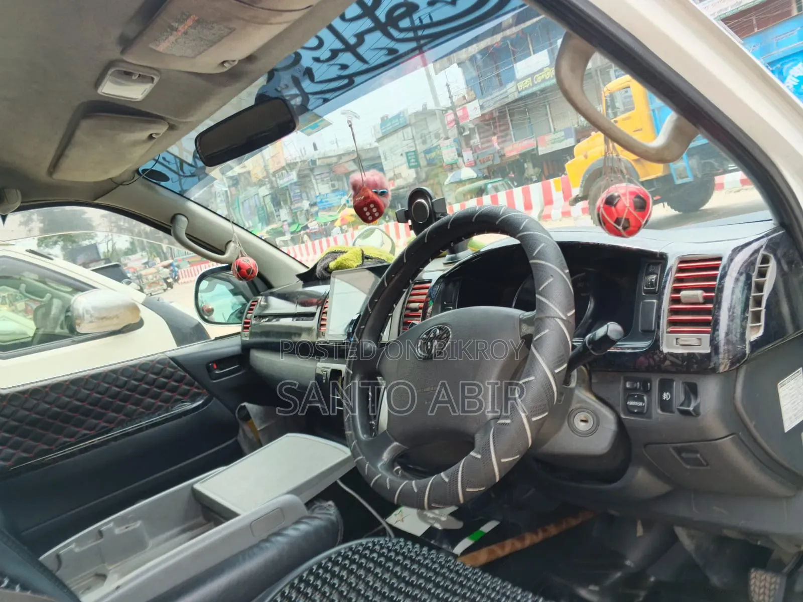 Toyota HiAce 2009 White