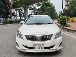 টয়োটা প্রিমিয়ো ২০১২ পার্ল