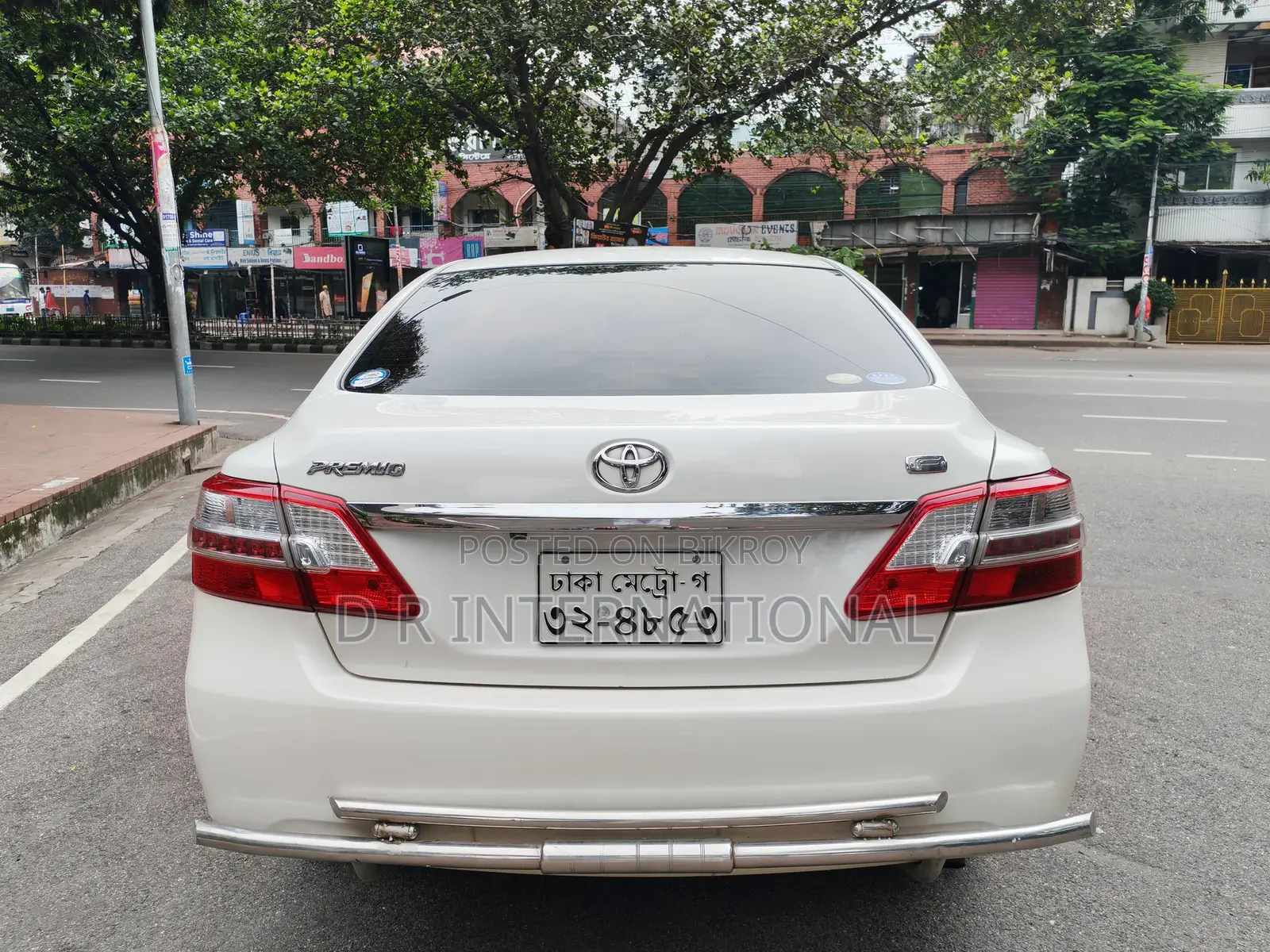 টয়োটা প্রিমিয়ো ২০১২ পার্ল