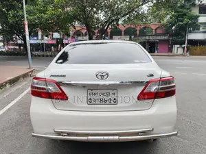 টয়োটা প্রিমিয়ো ২০১২ পার্ল