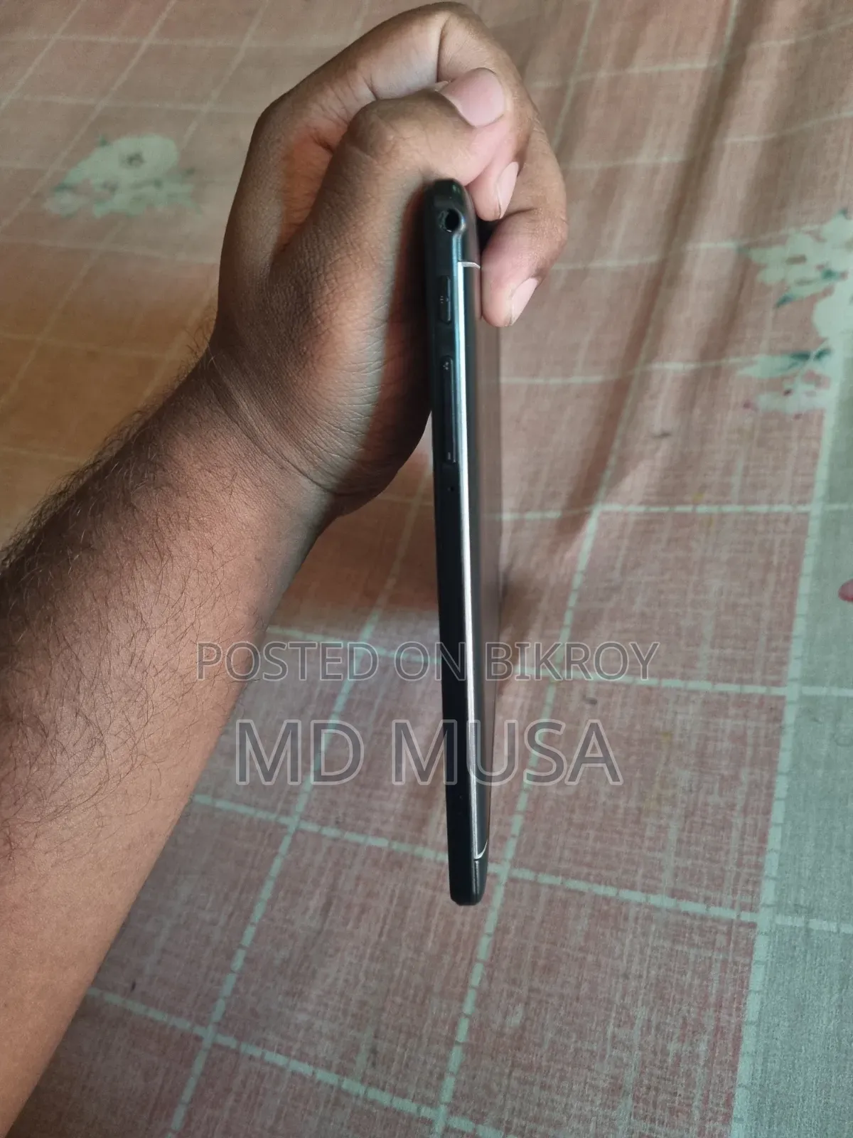 ট্যাবলেট ৩২ জিবি কালো