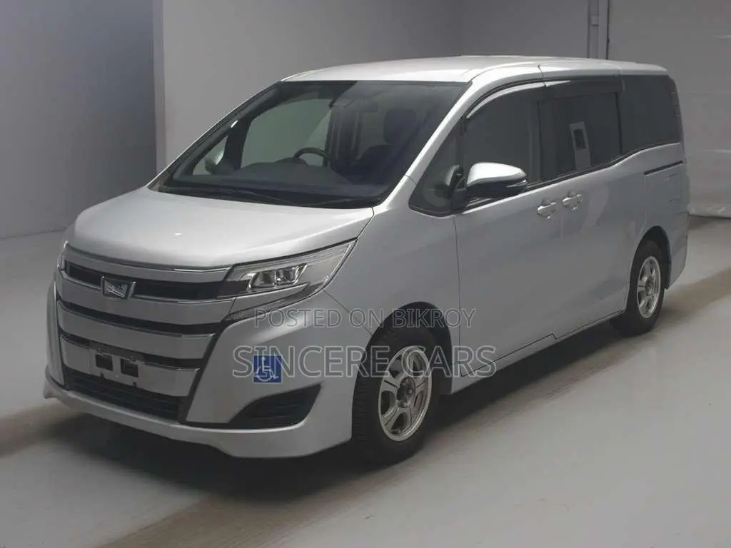 Toyota Noah 2021 Silver