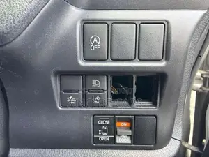 Toyota Noah 2021 Silver