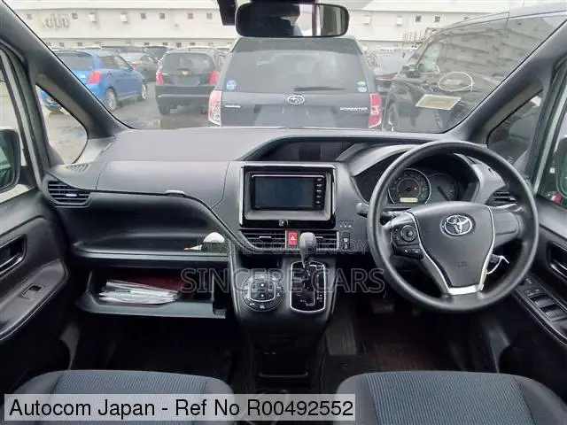 Toyota Noah 2021 Silver