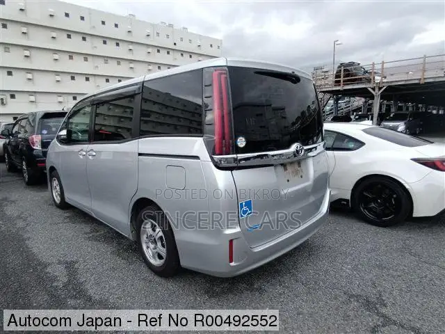 Toyota Noah 2021 Silver