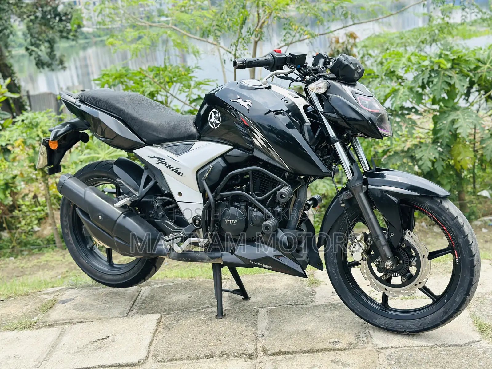 TVS Apache RTR 160 4V 2021 Black