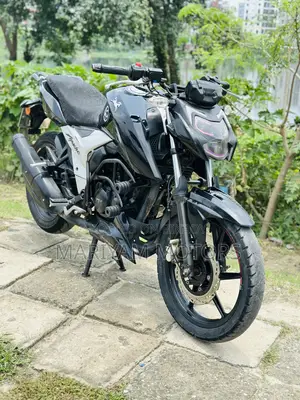 TVS Apache RTR 160 4V 2021 Black