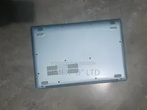 Laptop Lenovo 4GB Intel Core I3 HDD 1T