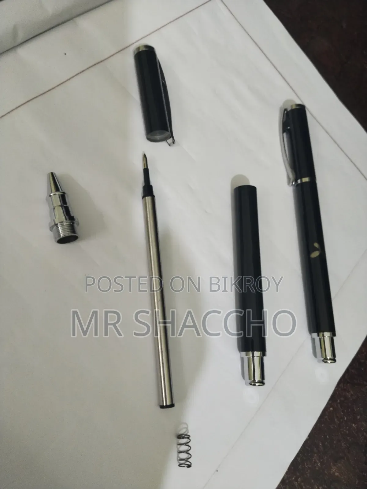 গ্রামীণফোন প্রিমিয়াম লিমিটেড এডিশন মেটাল রোলারবল পেন