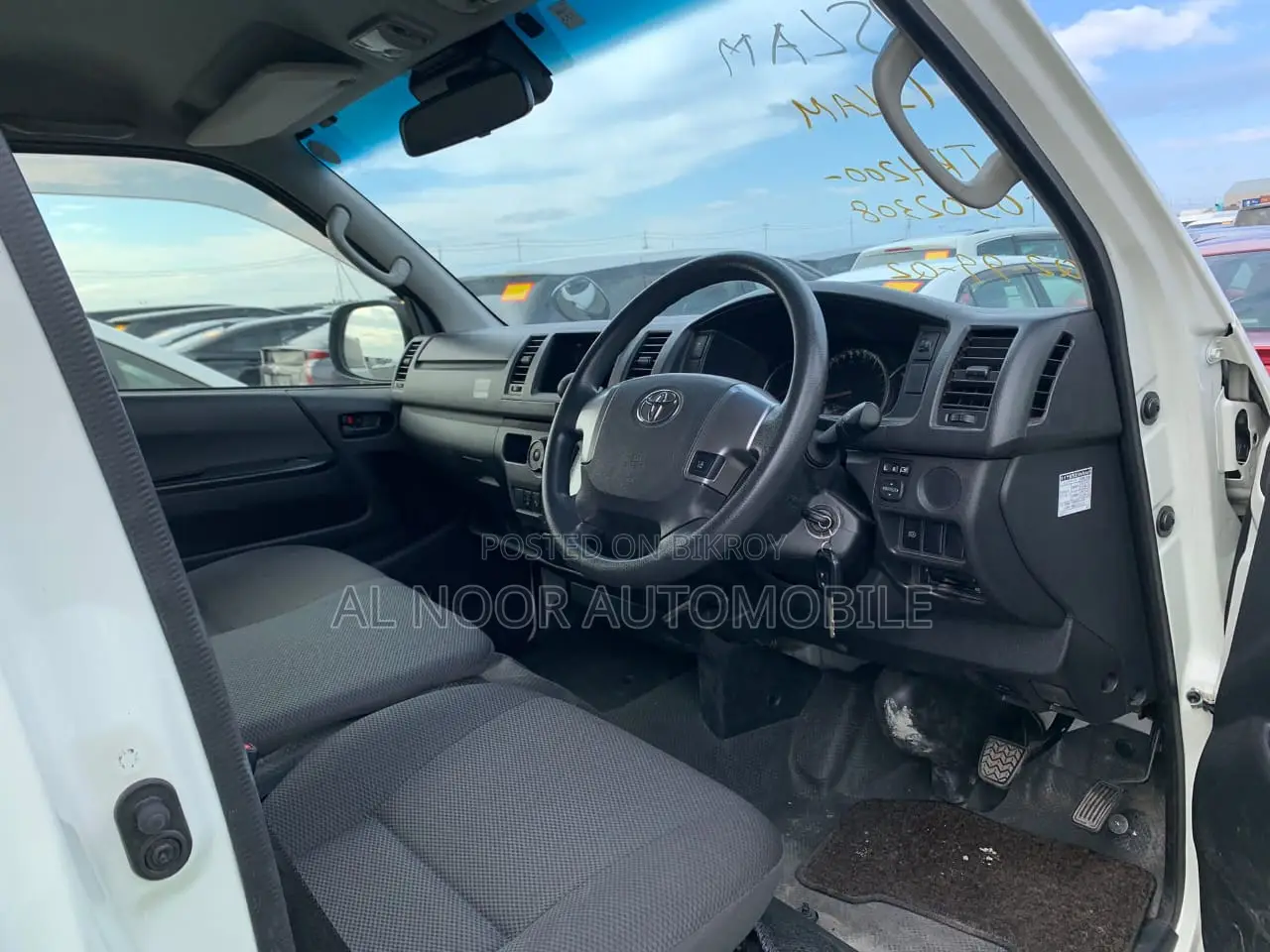 Toyota HiAce 2021 Pearl